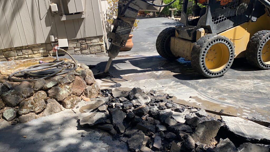 Resort Driveway Maintenance 1 Parking lot paving and striping in Cupertino, California. ADA-compliant parking lot services by We Love Paving in Cupertino.