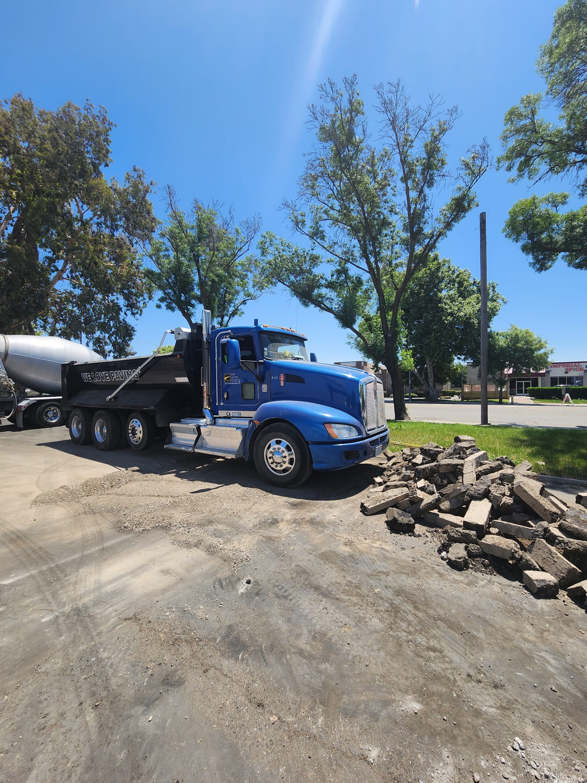 Unraveling the Cost of Paving a Driveway: Factors to Consider