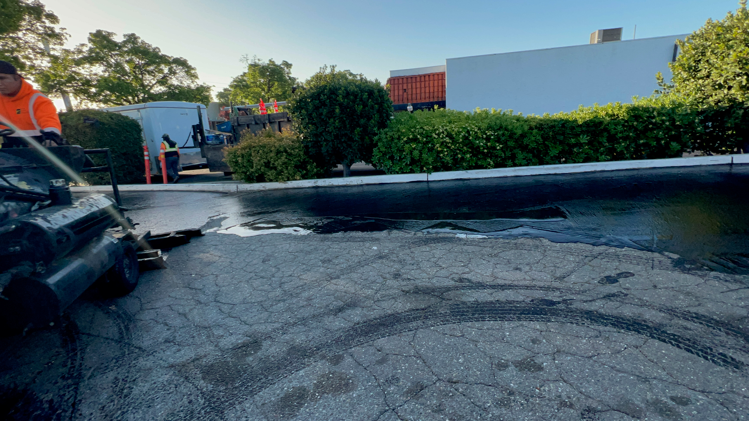 Do You Put Sand or Gravel Under Asphalt Paving? A Guide for Sacramento, California