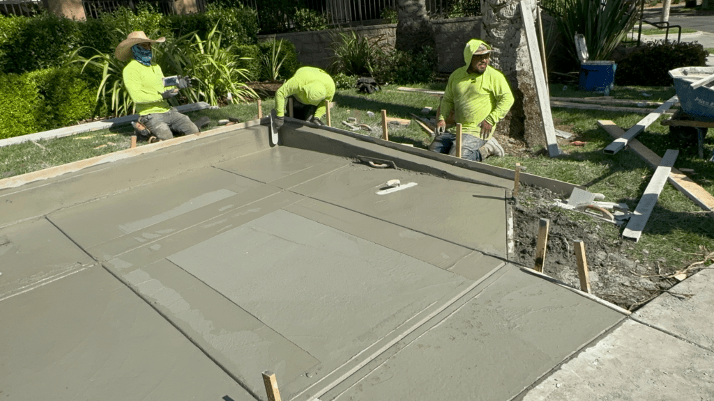 Concrete Contractors 3 Detailing the concrete to make it very smooth