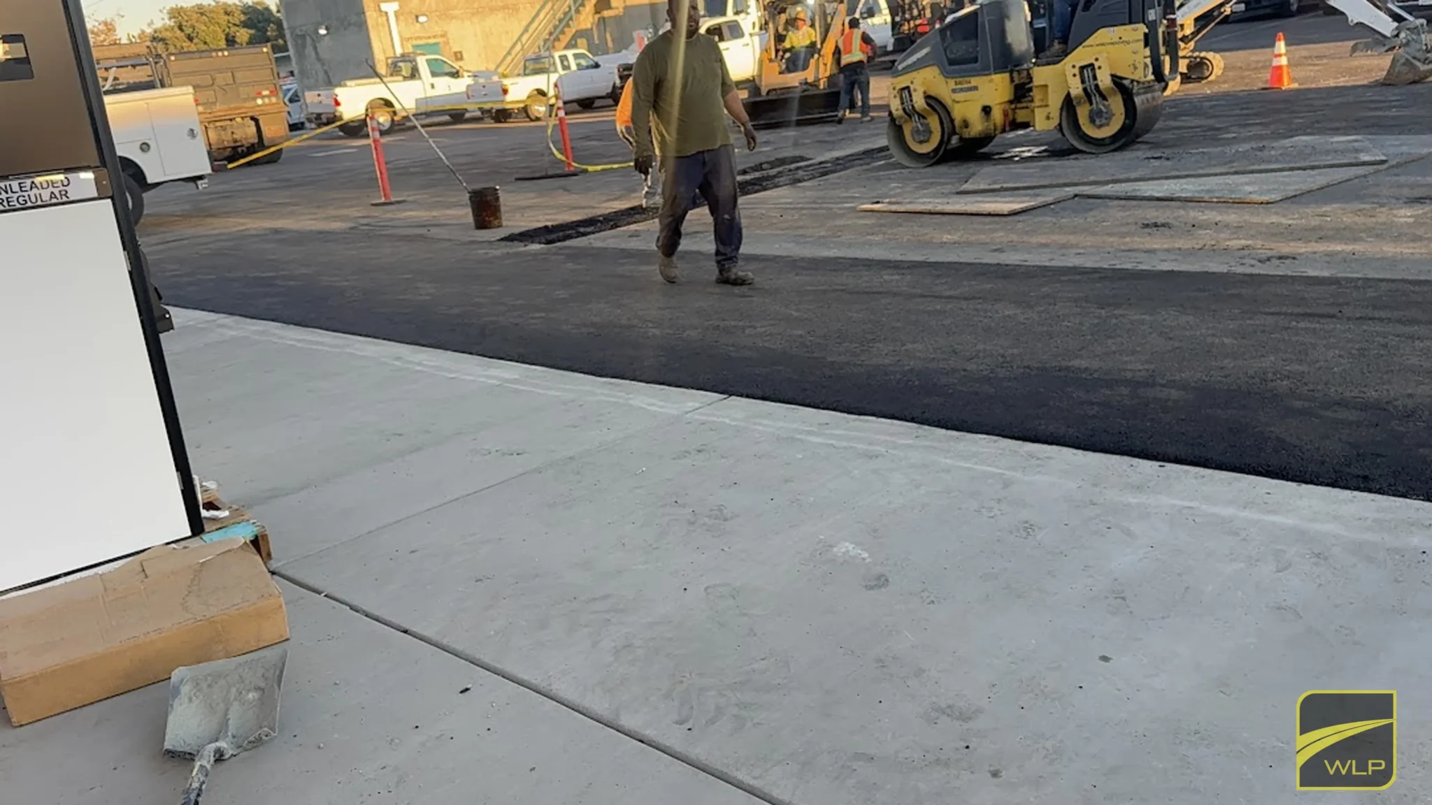 San Rafael 1 Construction site with machinery and workers.